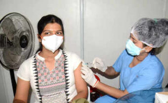 India logs 1,61,386 fresh Covid-19 cases, 1733 more deaths